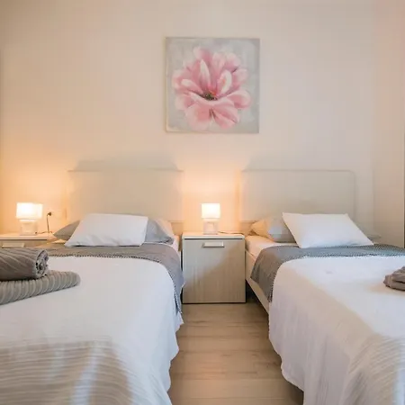 4 Bedroom Beautiful In Сasa de vacaciones *