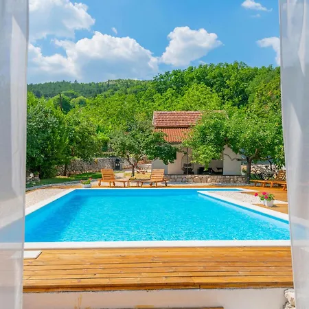 4 Bedroom Beautiful In Krivodol